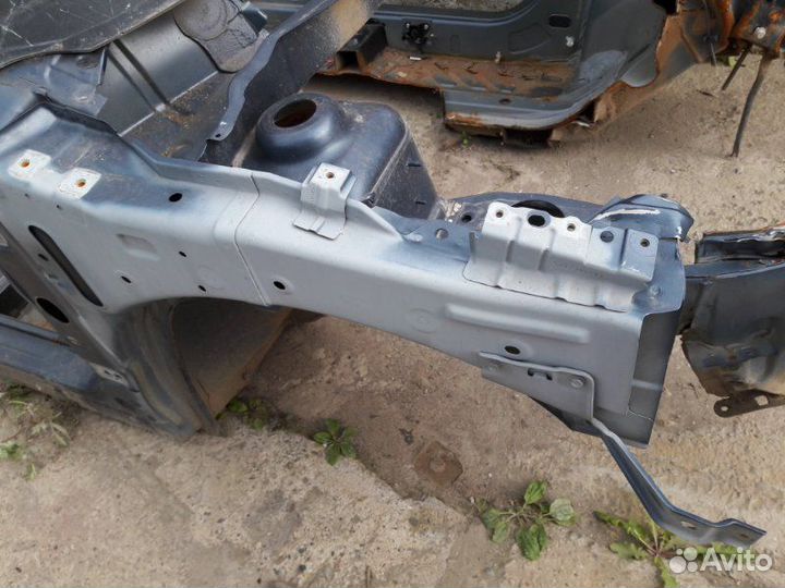 Порог со стойкой правый Nissan Almera (G15)