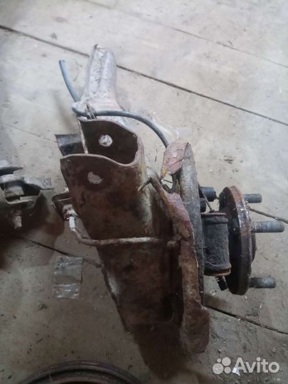 Задние ступицы и барабаны Mitsubishi Carisma 1997