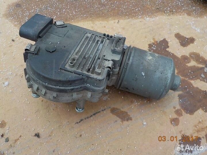 Моторчик стеклоочистителя передний Audi S8 седан