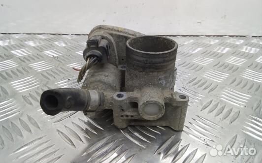 Дроссельная заслонка бензиновая volkswagen golf 4