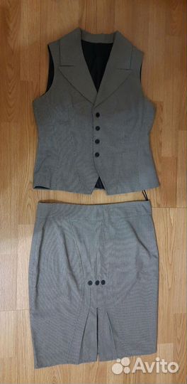 Нарядный строгий костюм, 46 размер