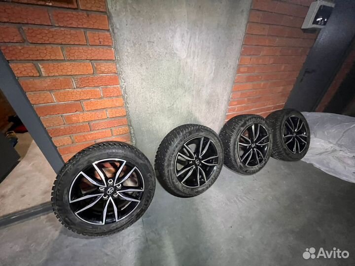 Goodyear Ultragrip Ice Arctic 215/55 R17 98T