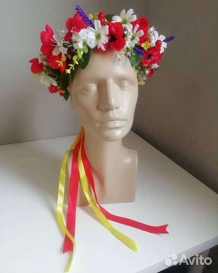 Венок на голову из полевых цветов