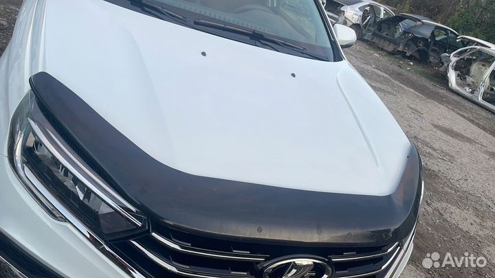 Капот на LADA vesta