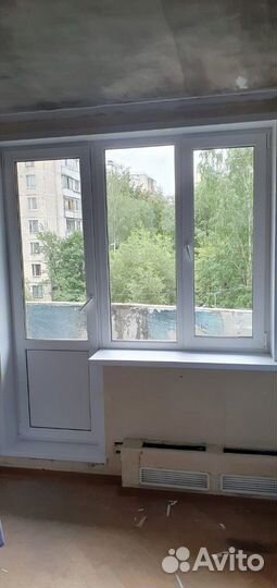 Пластиковая входная дверь