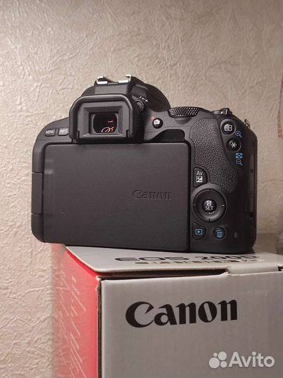 Canon eos 200d EF-S 18-55 III Kit Новая