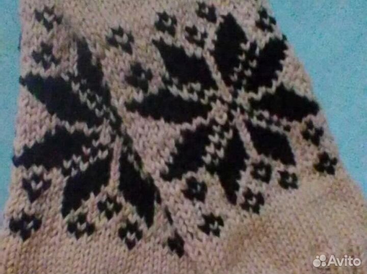 Пряду шерсть, вязаные носки