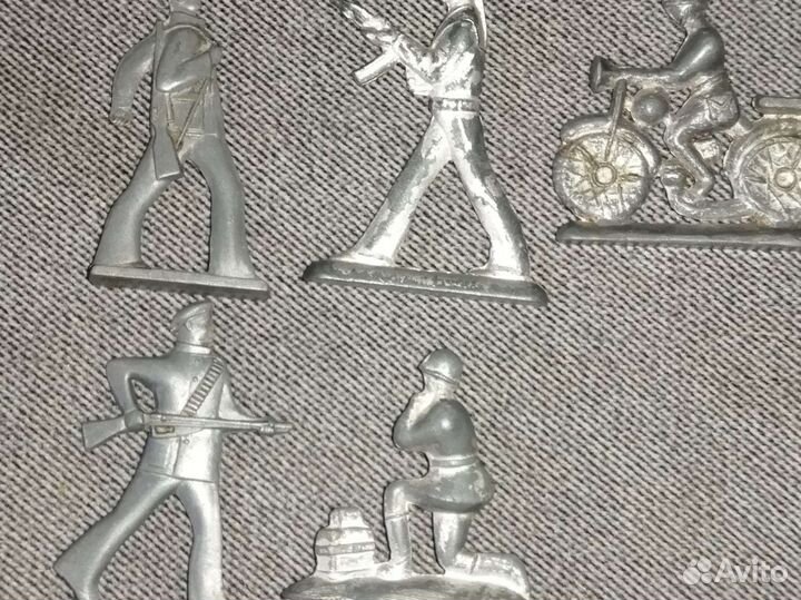 Солдатики СССР разных лет