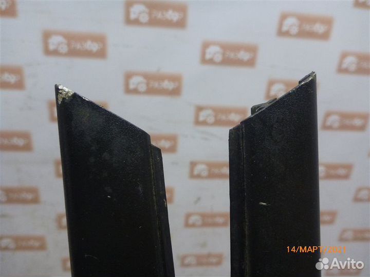 Молдинг стекла передний Volvo Xc70 BZ95 B6324S