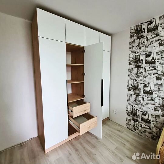 Шкаф встроенный распашной