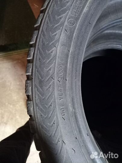 Nokian Tyres Hakkapeliitta 8 235/45 R18 98T