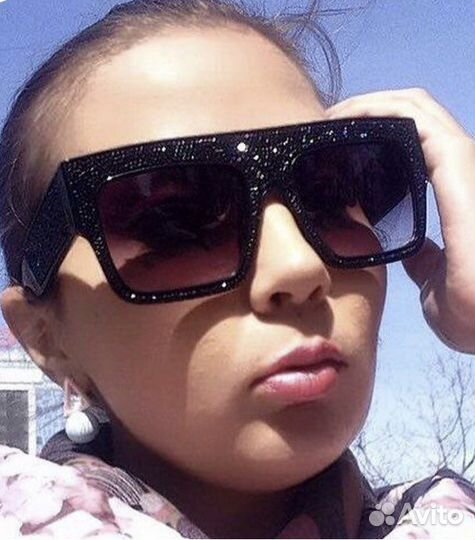 Очки солнцезащитные женские со стразами
