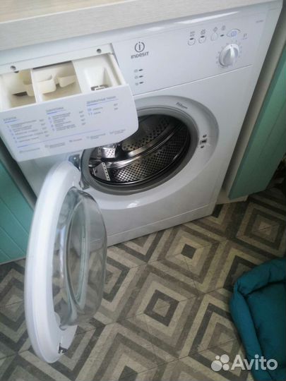 Стиральная машина Indesit wiun81