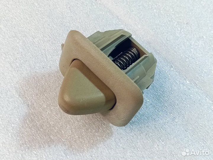 Фиксатор пола багажника Toyota Vista Ardeo ZZV50