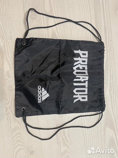 Футбольные бутсы adidas