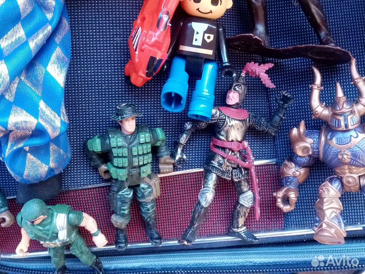 Клоун и игрушки