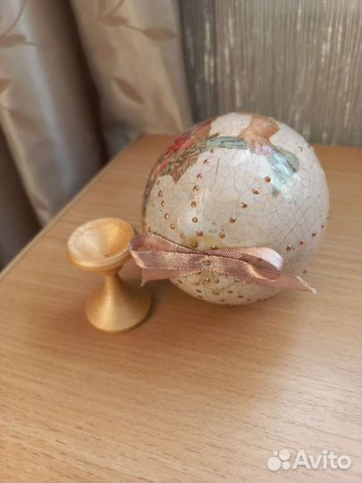 Яйцо пасхальное ручная работа на подставке