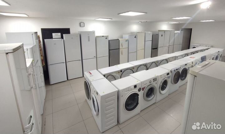 Холодильник Indesit, 145 см, отличное состояние