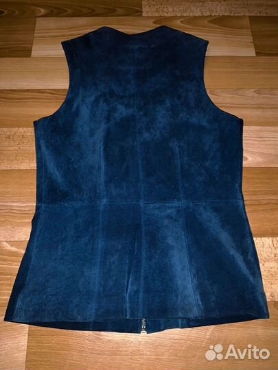 Жилет замшевый на молнии