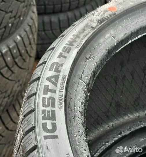 Tourador Ice Star TSW1 245/35 R20 и 275/30 R20 97T