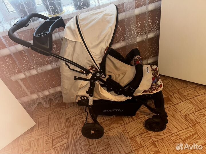 Прогулочная коляска