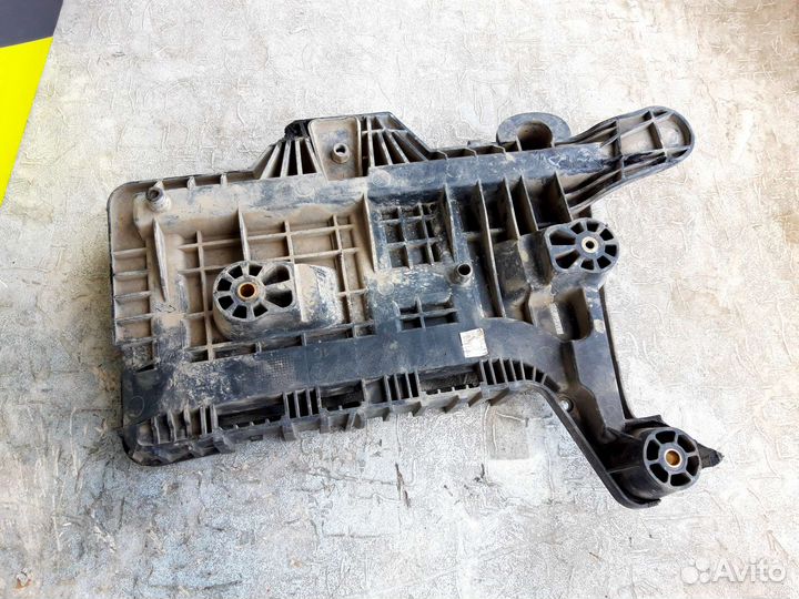 Площадка акб шкода