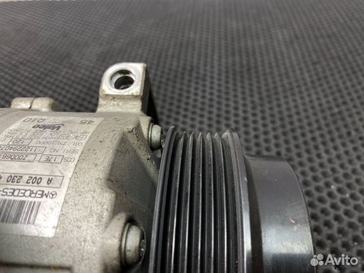 Компрессор кондиционера Mercedes-Benz C-Class W204