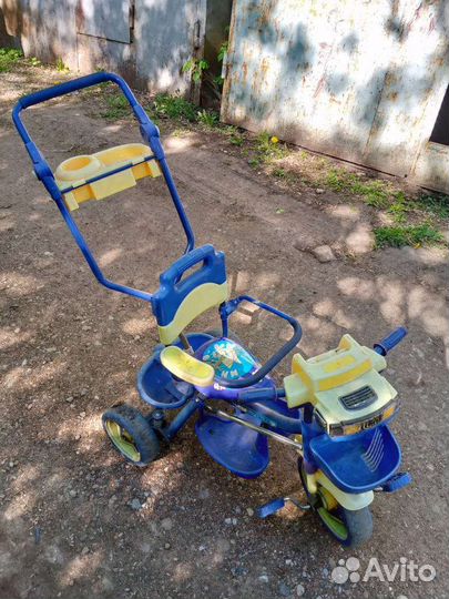 Трехколесный велосипед