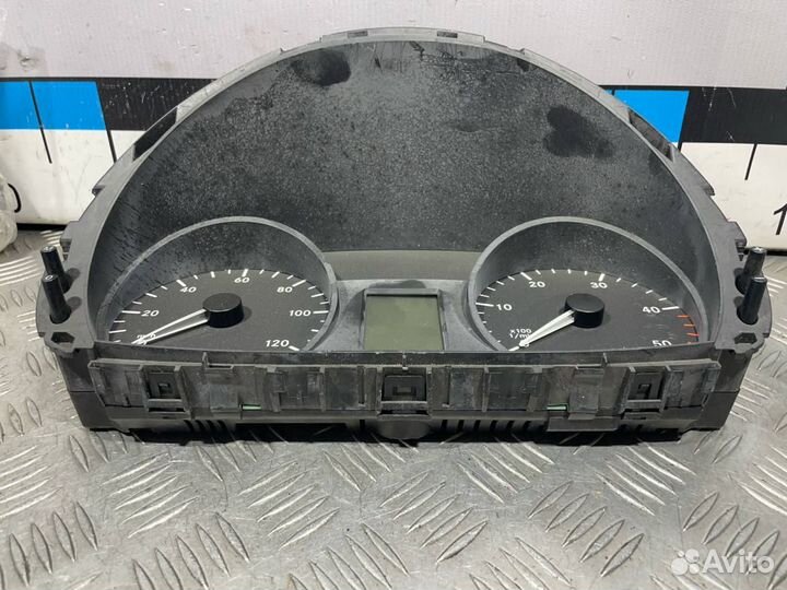 Б/У Панель приборов мили правый руль Merced#001