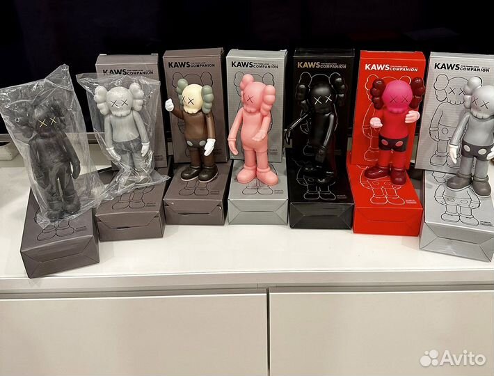 Bearbrick kaws игрушка