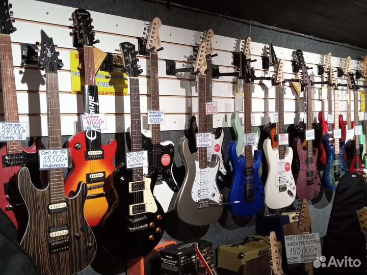 Электрогитары, бас-гитары, комбики