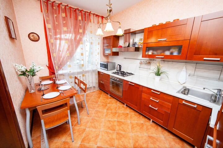 2-к. квартира, 93 м², 4/4 эт.
