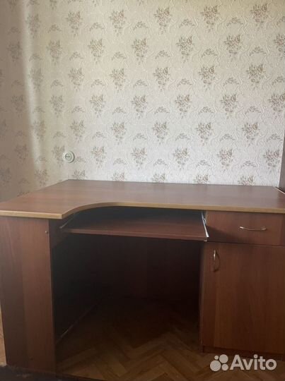 Письменный стол