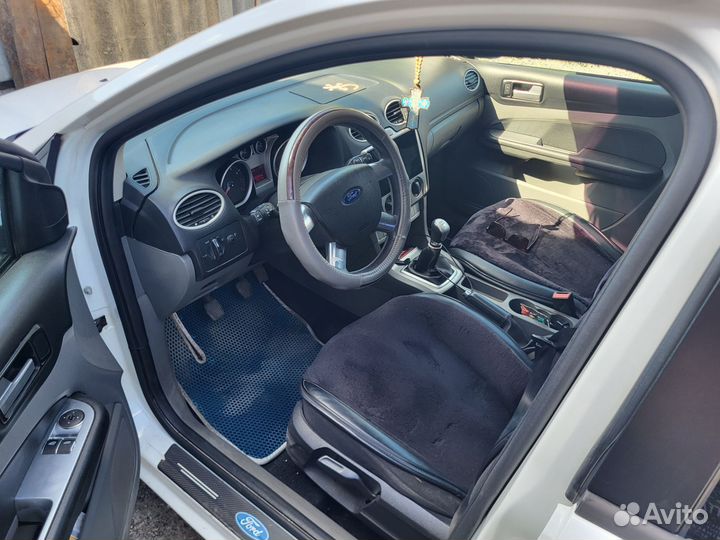 Ford Focus 1.6 МТ, 2010, 115 310 км