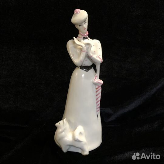 Статуэтка Дама с собачкой. Дулево