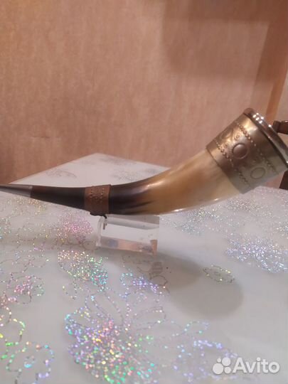 Рог на подставке