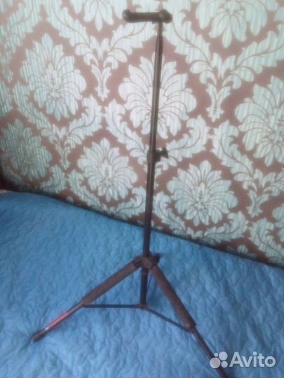 Стойка под гитару