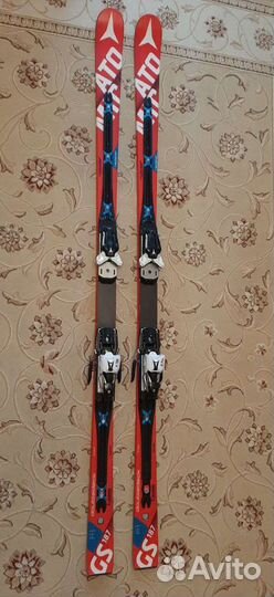 Горные лыжи atomic redster