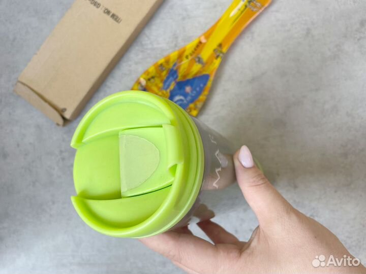 Шейкер мэри кей и ложка