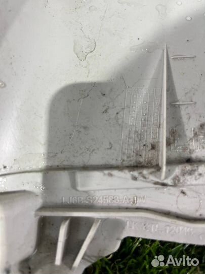 Обшивка центральной стойки левая верхняя Ford