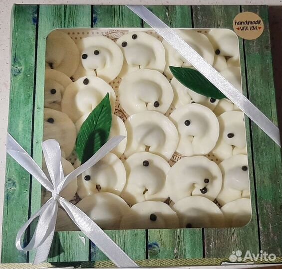 Шоколадные, зефирные пельмени, чеснок, грибы