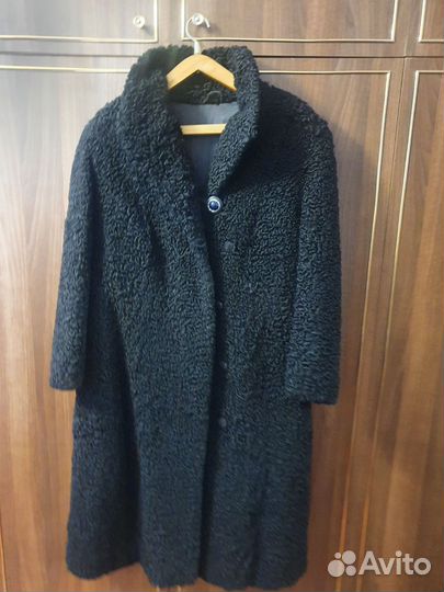 Шуба женская из крупного каракуля