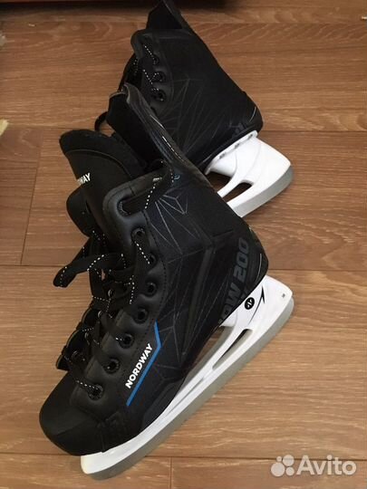 Коньки хоккейные