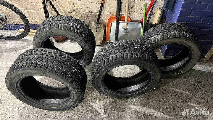Kumho I'Zen Wis KW19 235/55 R17 103T