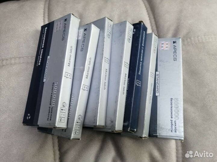 Бесшумная защелка для межкомнатных дверей Apecs