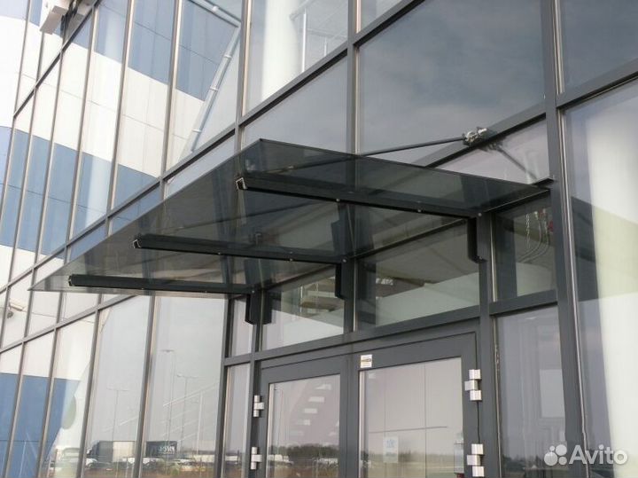 Козырёк для входа из стекла