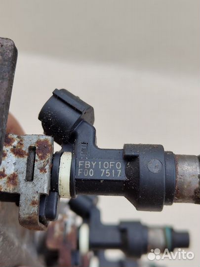 Топливная рампа Nissan Almers Classic