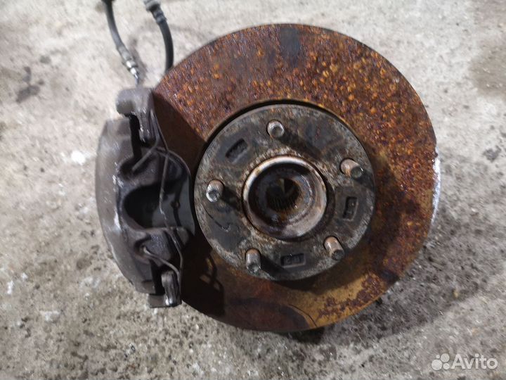 Ступица передняя левая Mazda 3 BK ZY-VE