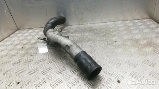 Патрубок интеркулера toyota RAV 4 ZSA3 (6UK18WK01)
