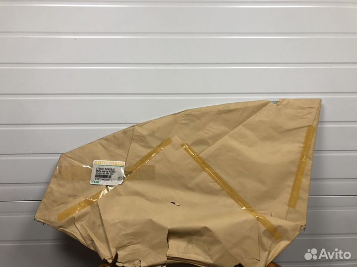 Правое опускное боковое стекло на Seat Ibiza с 08г